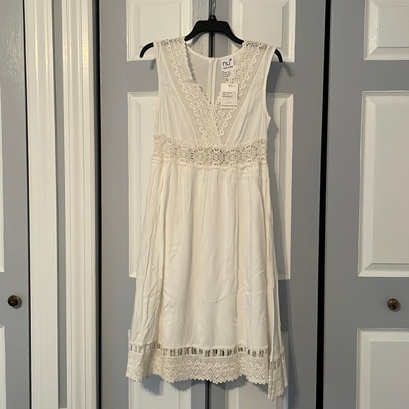 Nu New York Dresses & Skirts - NWT Nu New York bohemian white midi dress with lace cutout trim
